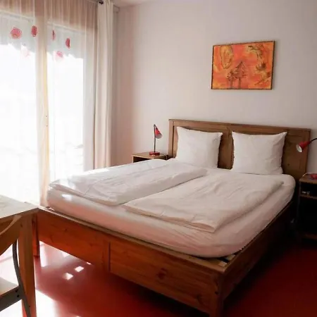 Shima-davos Bed and breakfast
