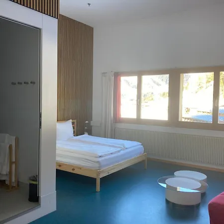 Shima-davos Bed & Breakfast 3*