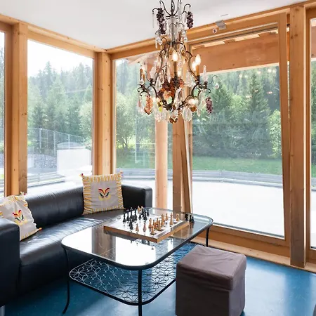 לינה וארוחת בוקר Shima-davos