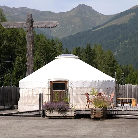 לינה וארוחת בוקר Shima-davos דאבוס