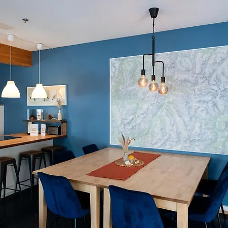 לינה וארוחת בוקר Shima-davos