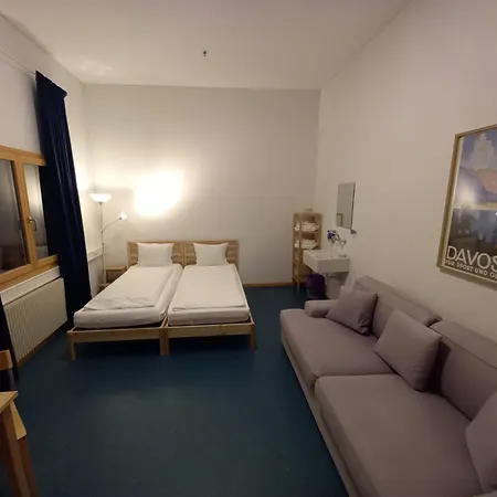 Couette-café Shima-davos 3*